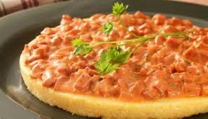 Pizza de Polenta com Calabresa